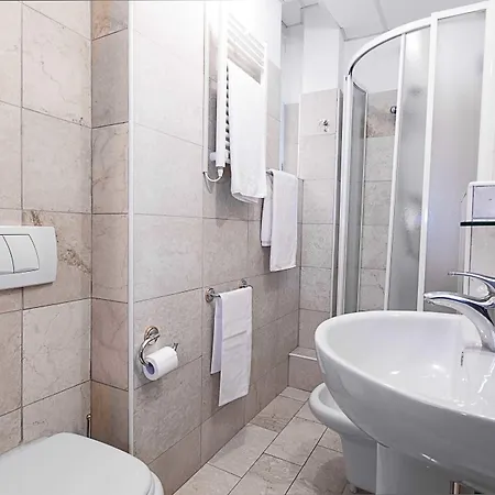 Olympia Hotel 3*