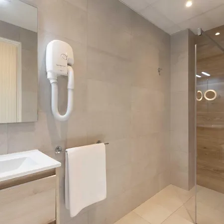 Otel Hotel La Tonkine Ex Olympia 3*