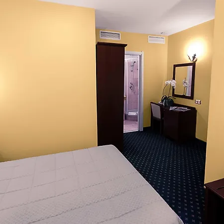 Olympia Hotel 3*
